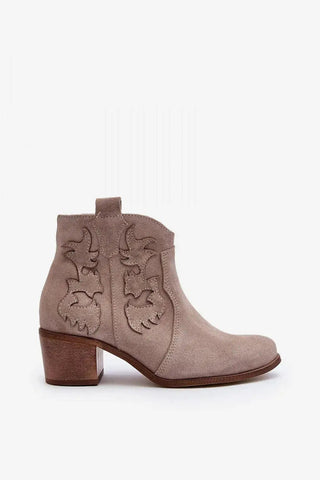 Step in style women's boots made of natural suede
