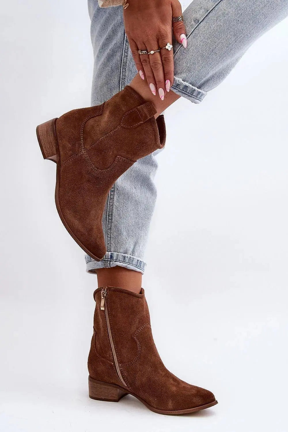 Step in style women's fashionable cowgirl style boots