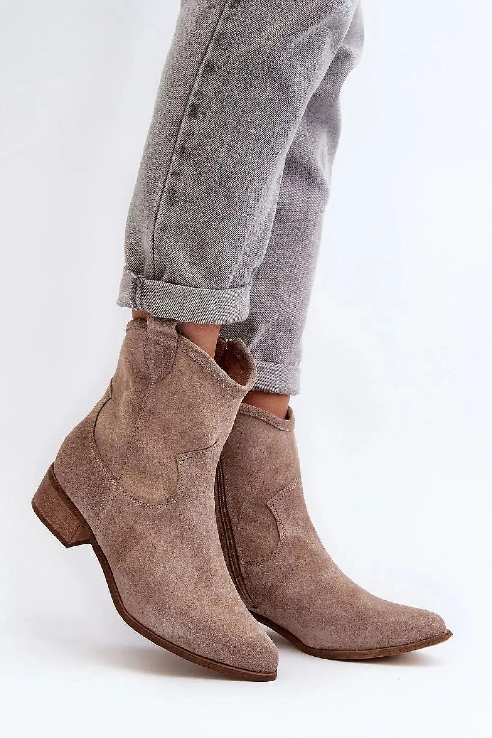 Step in style women's fashionable cowgirl style boots