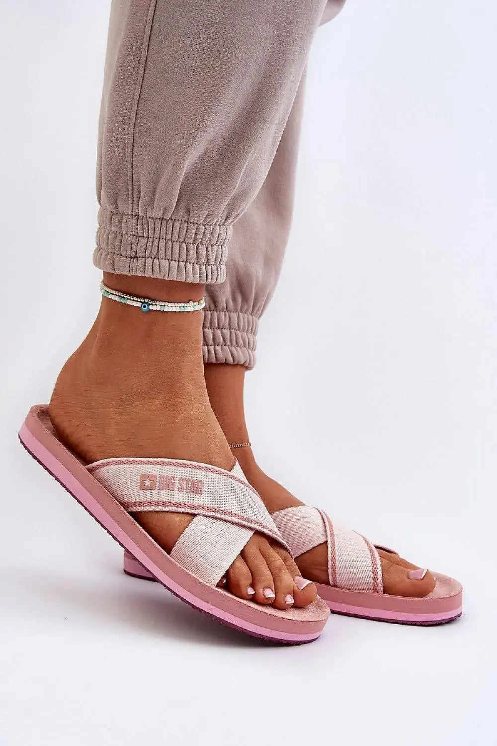 Step in style women's two intertwining straps flip-flops from the Big Star brand