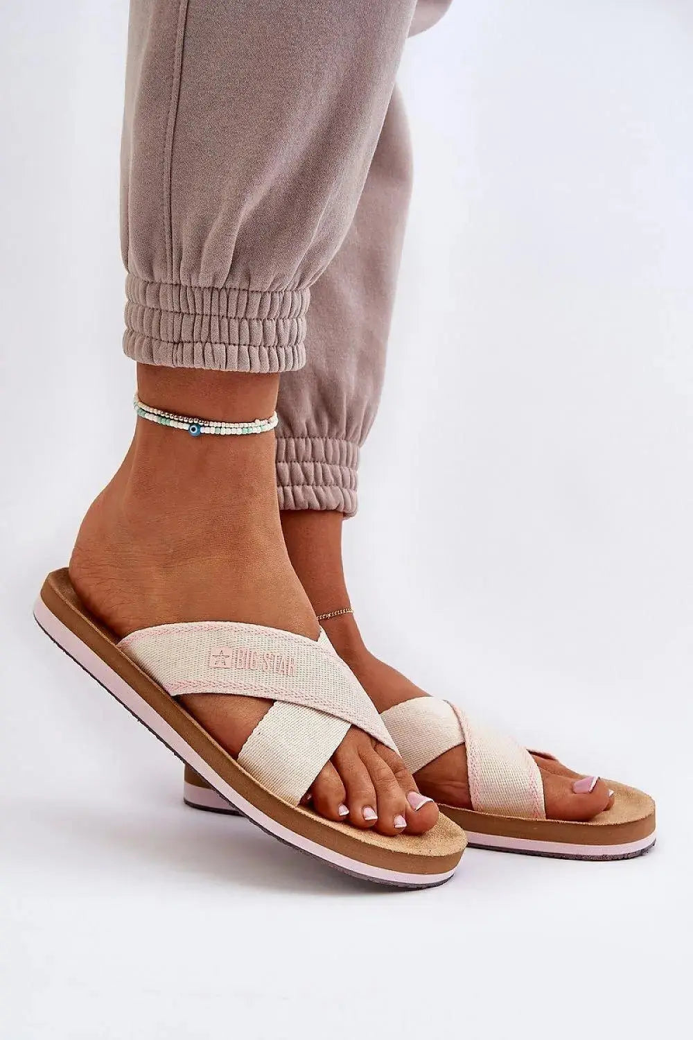 Step in style women's two intertwining straps flip-flops from the Big Star brand