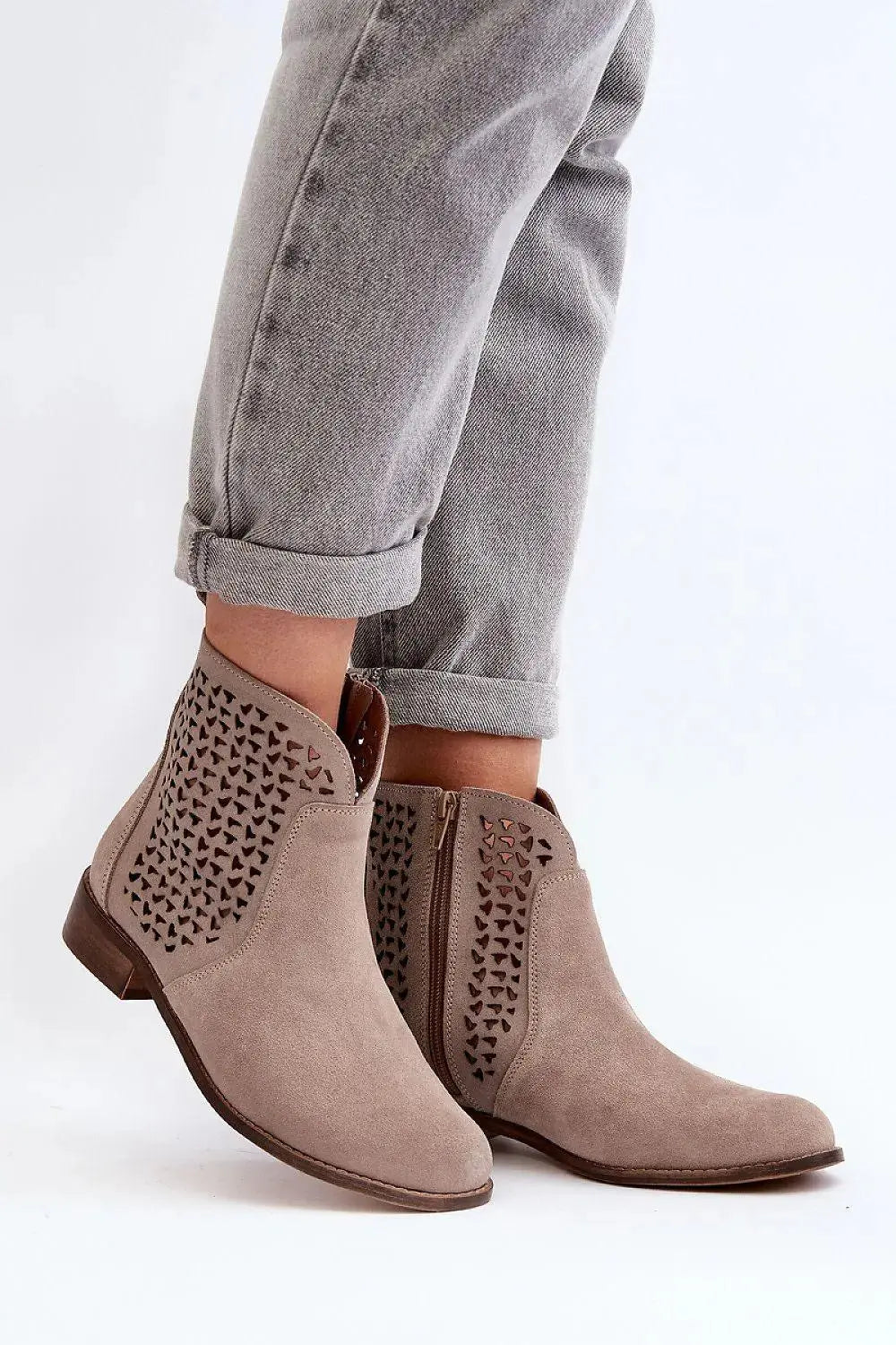 Style natural suede side zipper boots