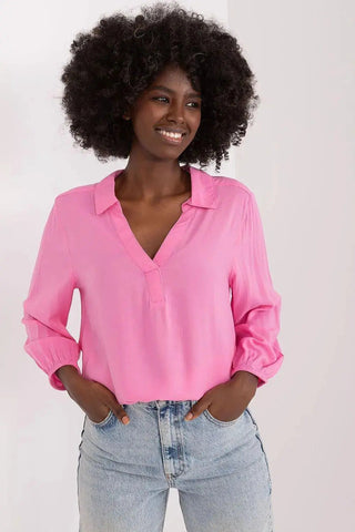 Sublevel airy and pleasant blouse