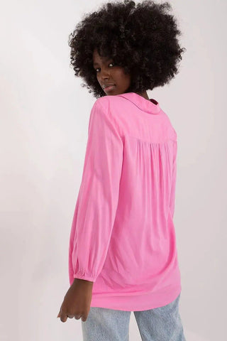 Sublevel airy and pleasant blouse