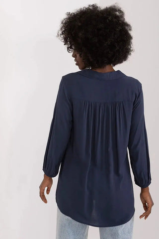 Sublevel airy and pleasant blouse