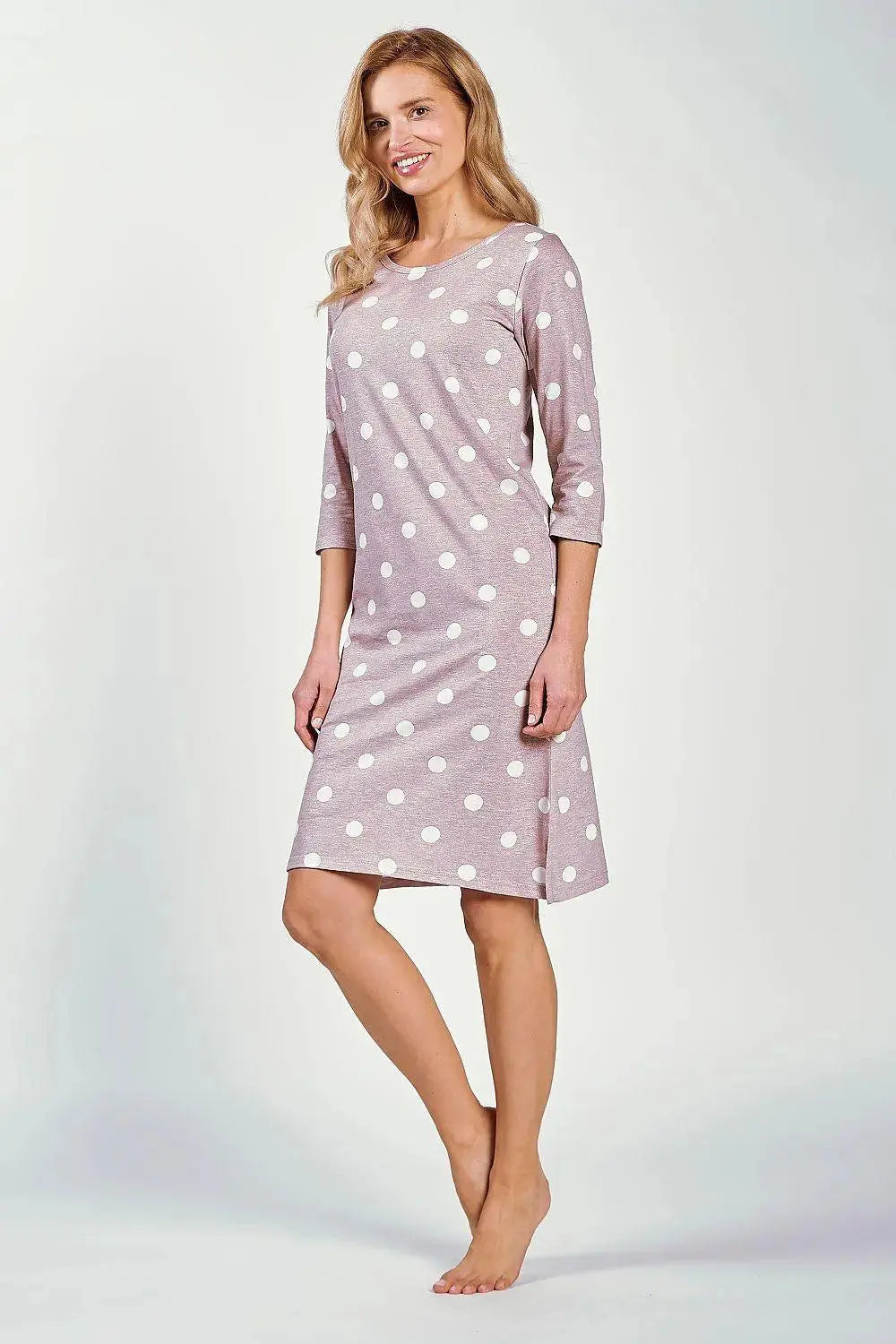 Taro round neckline and loose Nightgown