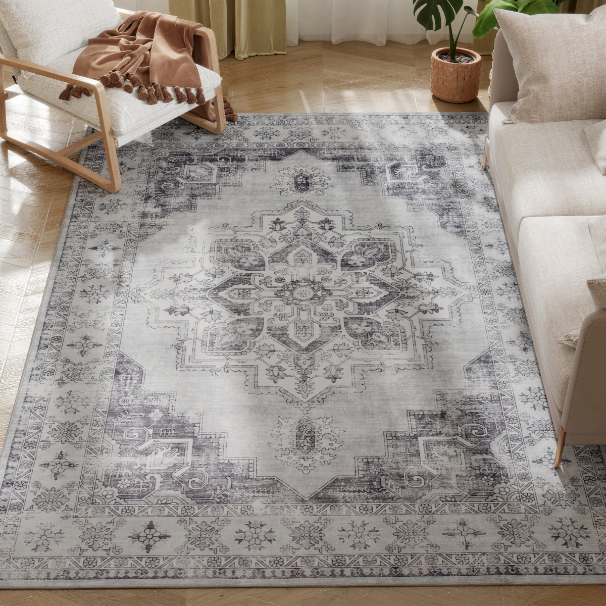 HOMCOM Flannel Non-Slip Washable Rug for Living Room