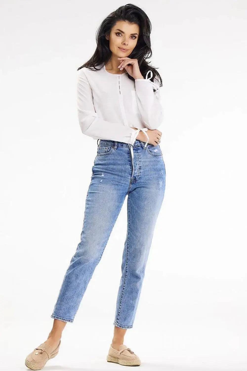 awama casual blouse with long sleeves tied at the bottom