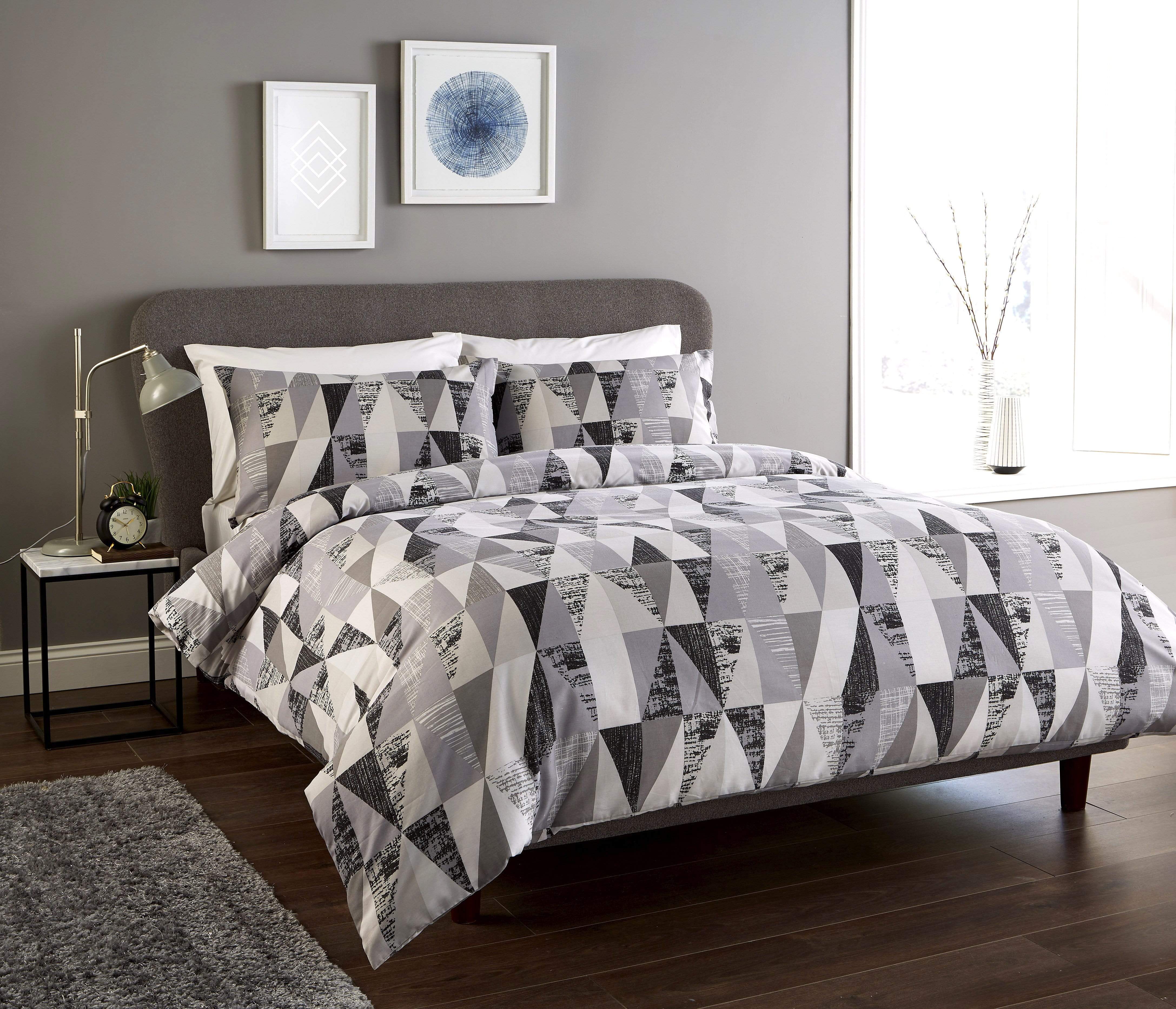 OLIVIA ROCCO Geo Design Cotton Rich Duvet Set Super Soft OEKO TEX Certified Ideal for Bedroom Decor Available in Single Double King Sizes