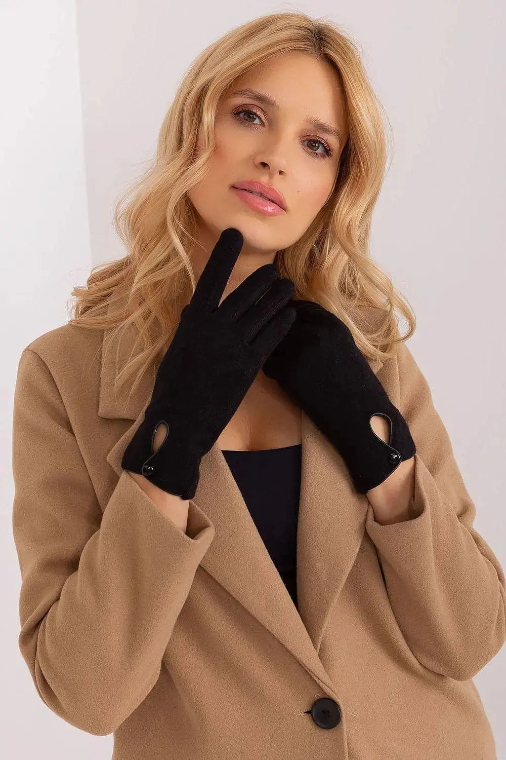 insulated fabric in a decorative geometric pattern gloves