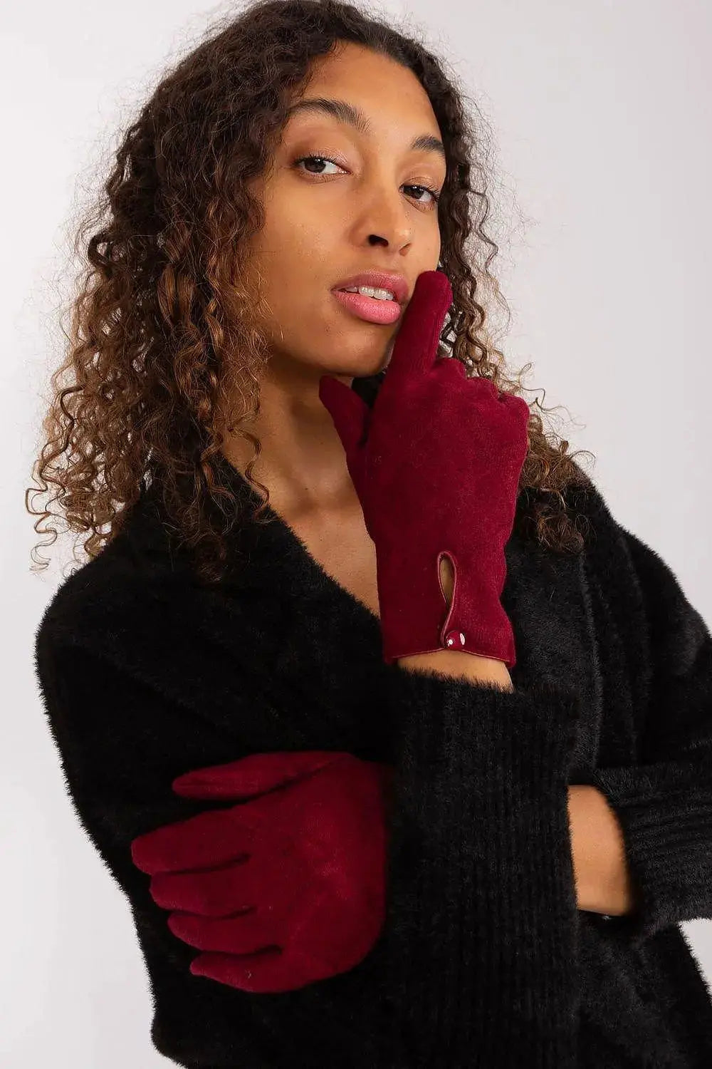 insulated fabric in a decorative geometric pattern gloves