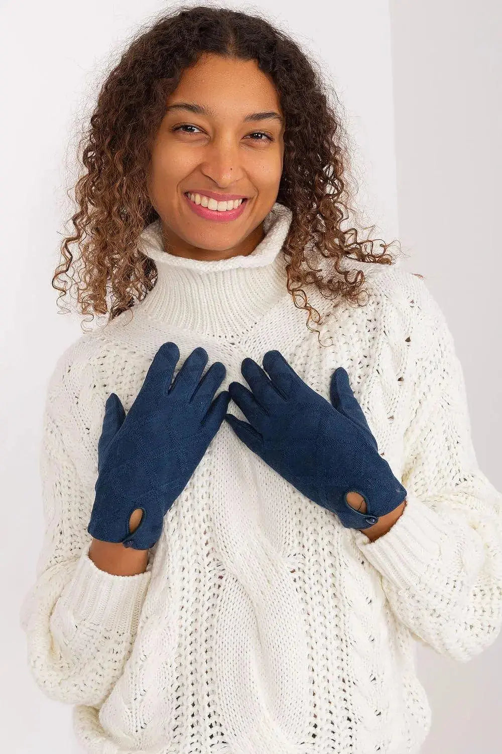 insulated fabric in a decorative geometric pattern gloves