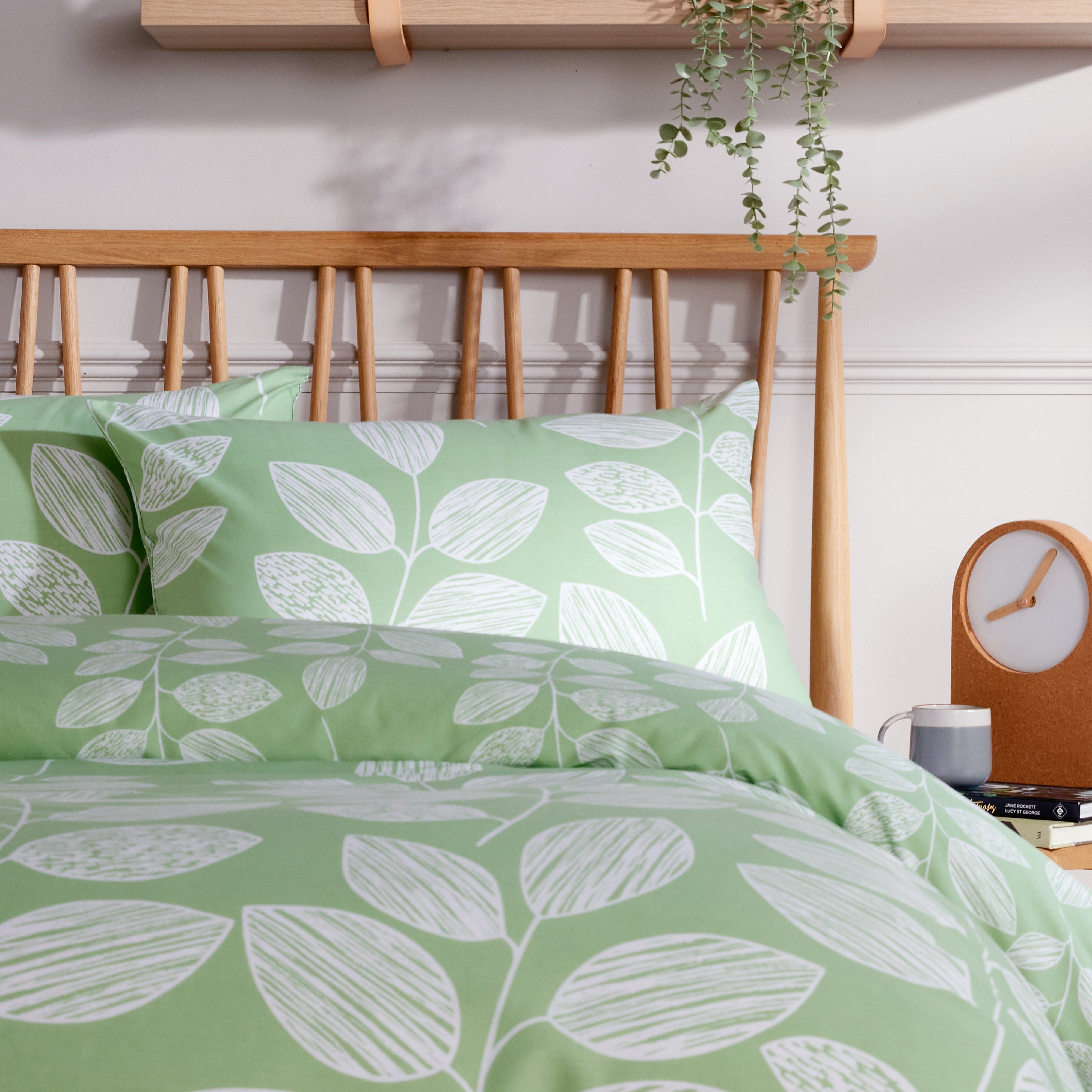 OLIVIA ROCCO Leaf Print Reversible Cotton Rich Duvet Cover Set With Pillowcases Black And Gray All Sizes OEKO-TEX Certified