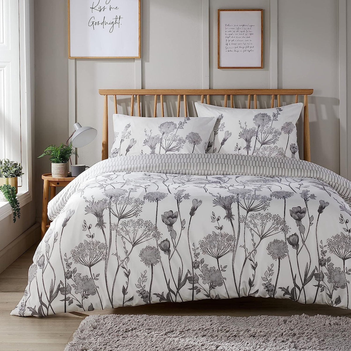 OLIVIA ROCCO Meadow Grey Reversible Duvet Cover Set With Pillowcases Breathable Polyester Durable Easy Care For Master And Guest Rooms Decor