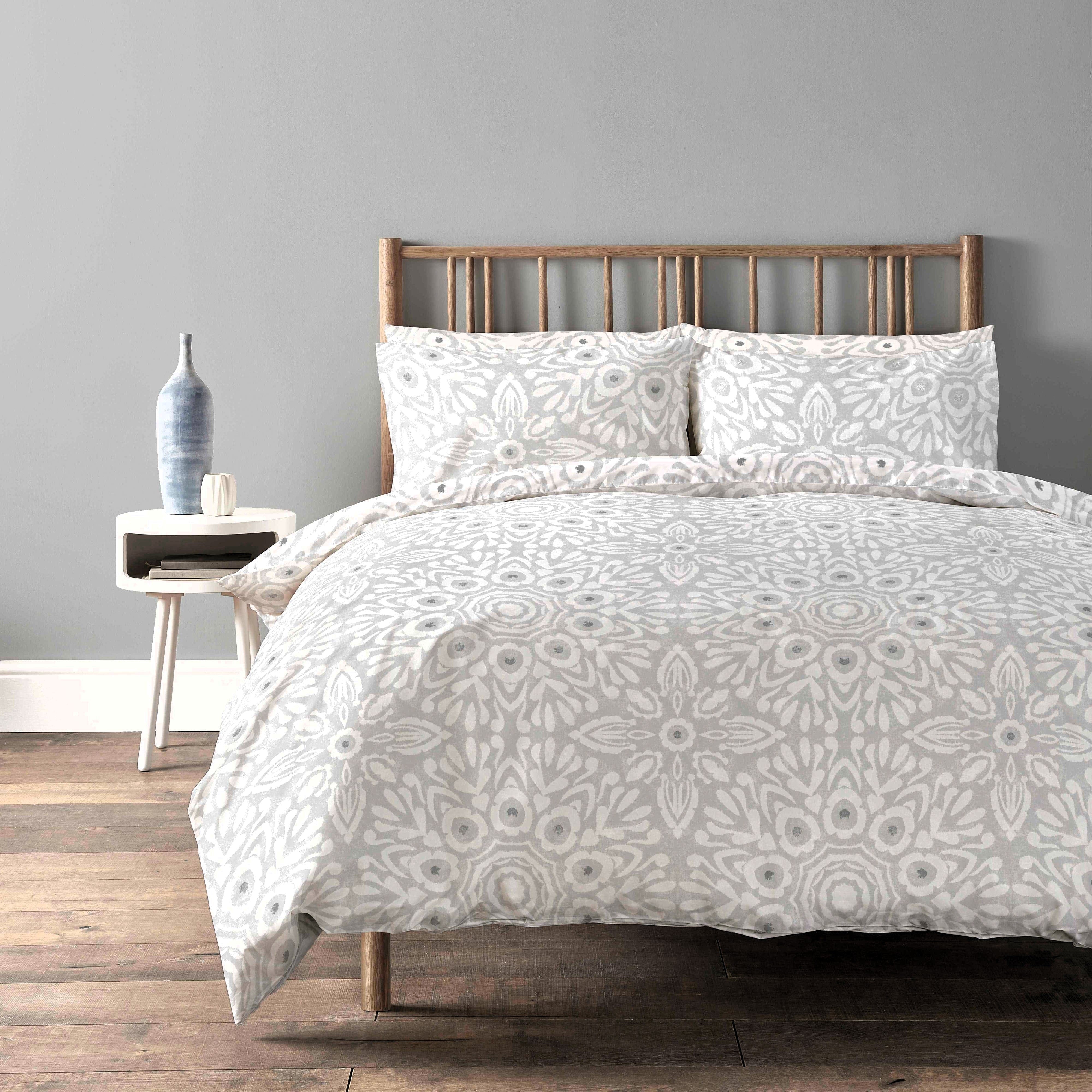 OLIVIA ROCCO Luxury Cotton Rich Duvet Sets Easycare Includes Duvet Cover And Pillowcases In Single Double King Size For All Seasons