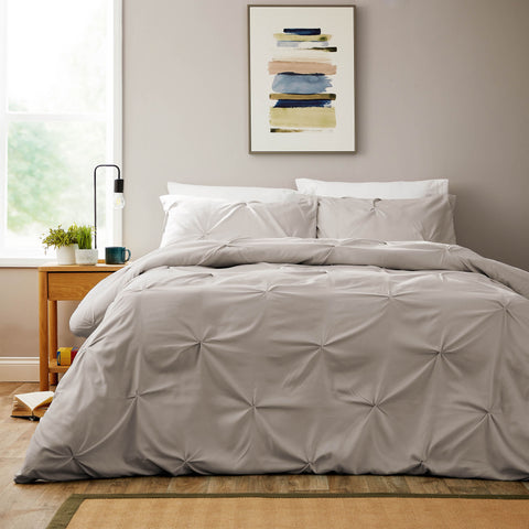 OLIVIA ROCCO Textured Pintuck Ruffles Pleated Microfibre Duvet Cover Set With Pillowcases Soft Breathable Easy Care Bedding