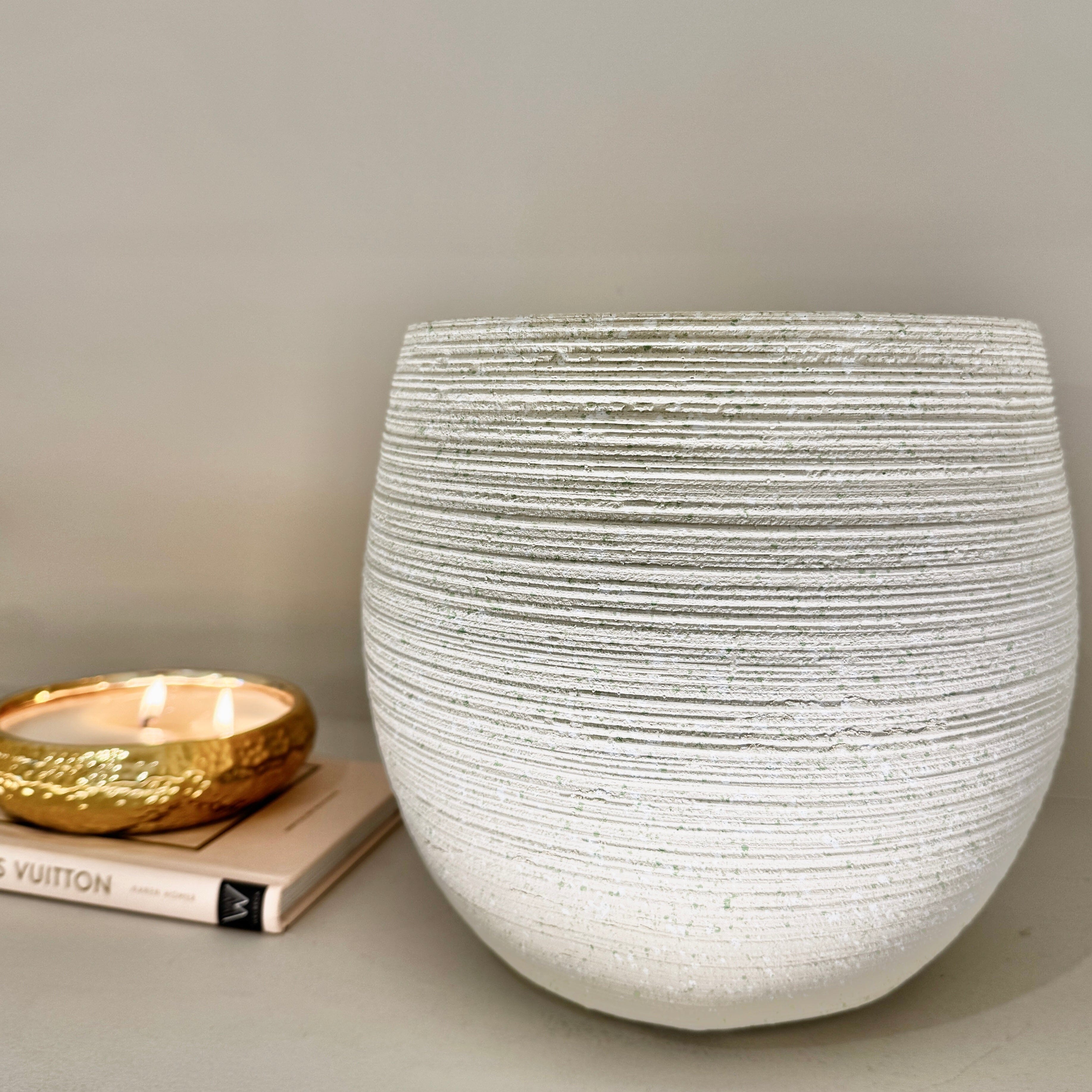 Tranquillity Medium Neutral Round Textured Planter