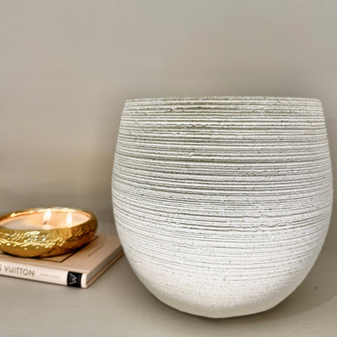Tranquillity Medium Neutral Round Textured Planter